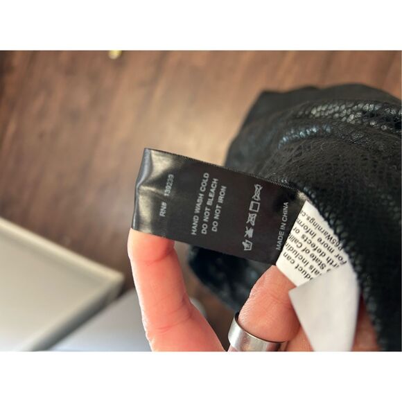 Do + Be NWT Black Snakeskin Scrunch Asymmetrical Skirt, Sz Small - Picture 8 of 9